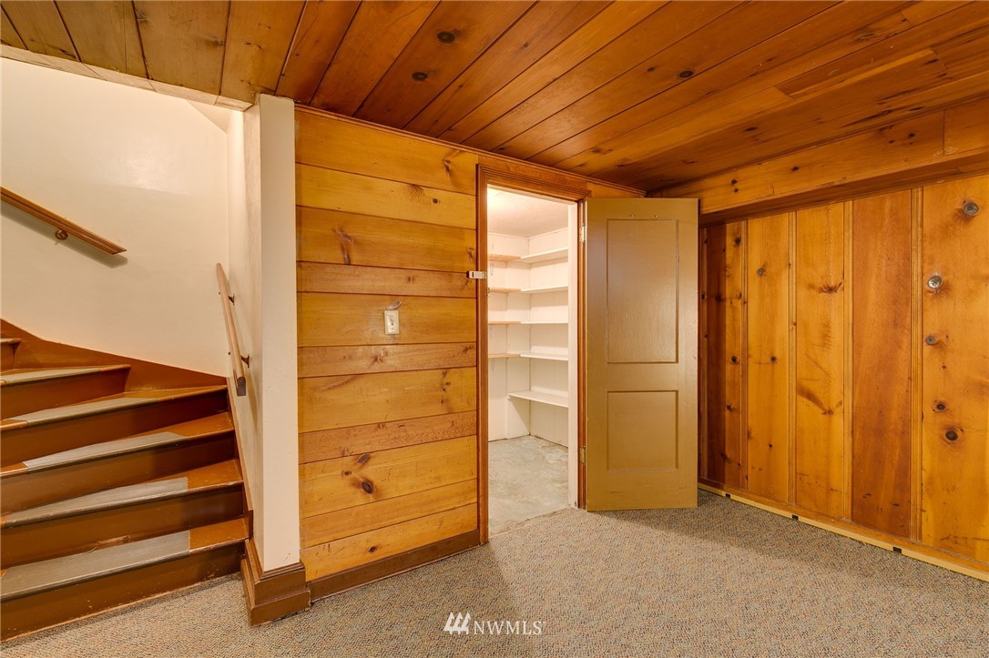 2602 29th Avenue West Seattle, WA 98199 - Photo 24 of 40 a view of an empty room