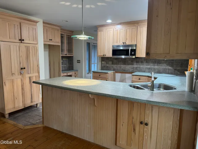 $689,900 | 148 Appleton Road, Clifton Park, NY 12148