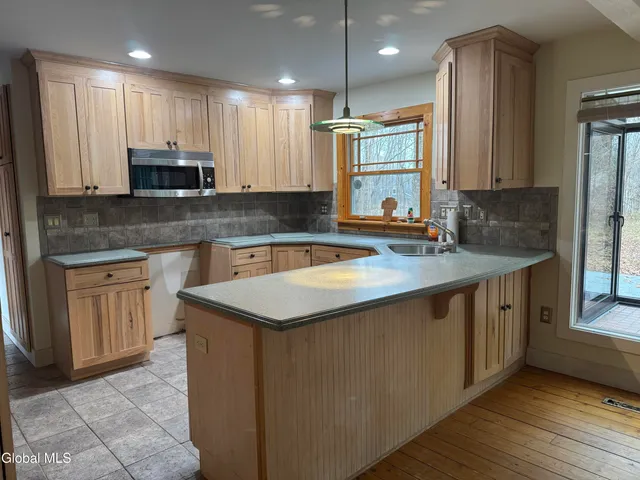 $689,900 | 148 Appleton Road, Clifton Park, NY 12148