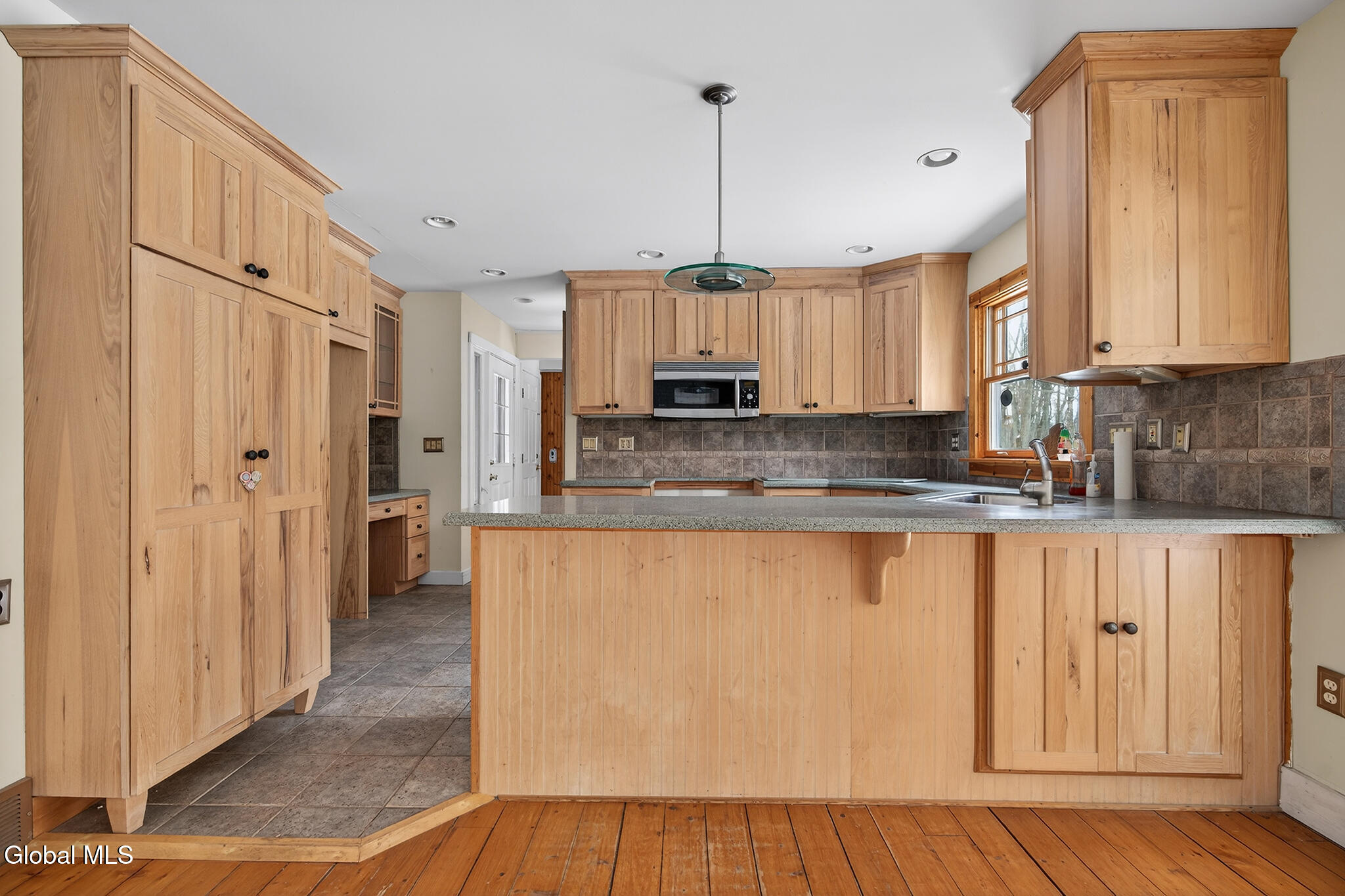 148 Appleton Road Clifton Park, NY 12148 - Photo 8 of 72 024-148-Appleton-Road-Rexford-NY-12148