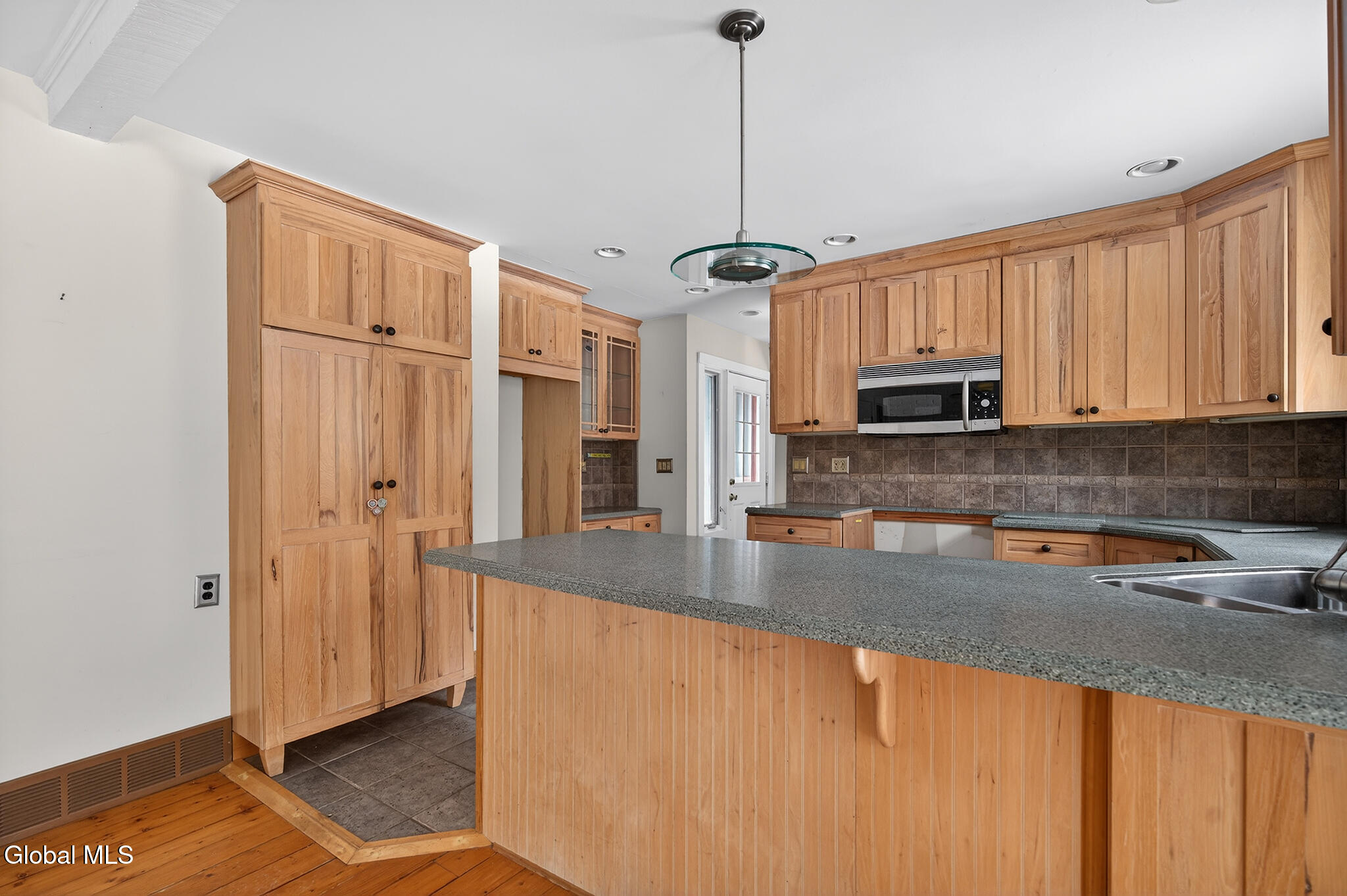 148 Appleton Road Clifton Park, NY 12148 - Photo 9 of 72 025-148-Appleton-Road-Rexford-NY-12148