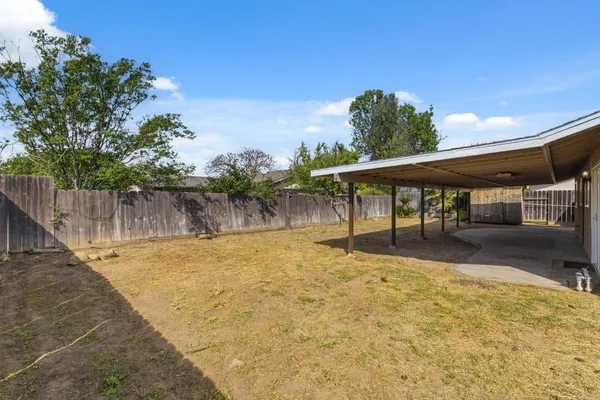 $325,000 | 2916 Miami Avenue, Clovis, CA 93611