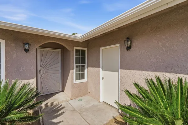 $325,000 | 2916 Miami Avenue, Clovis, CA 93611
