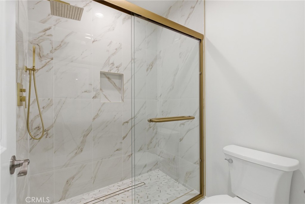 10012 Plainview Avenue Tujunga, CA 91042 - Photo 16 of 39