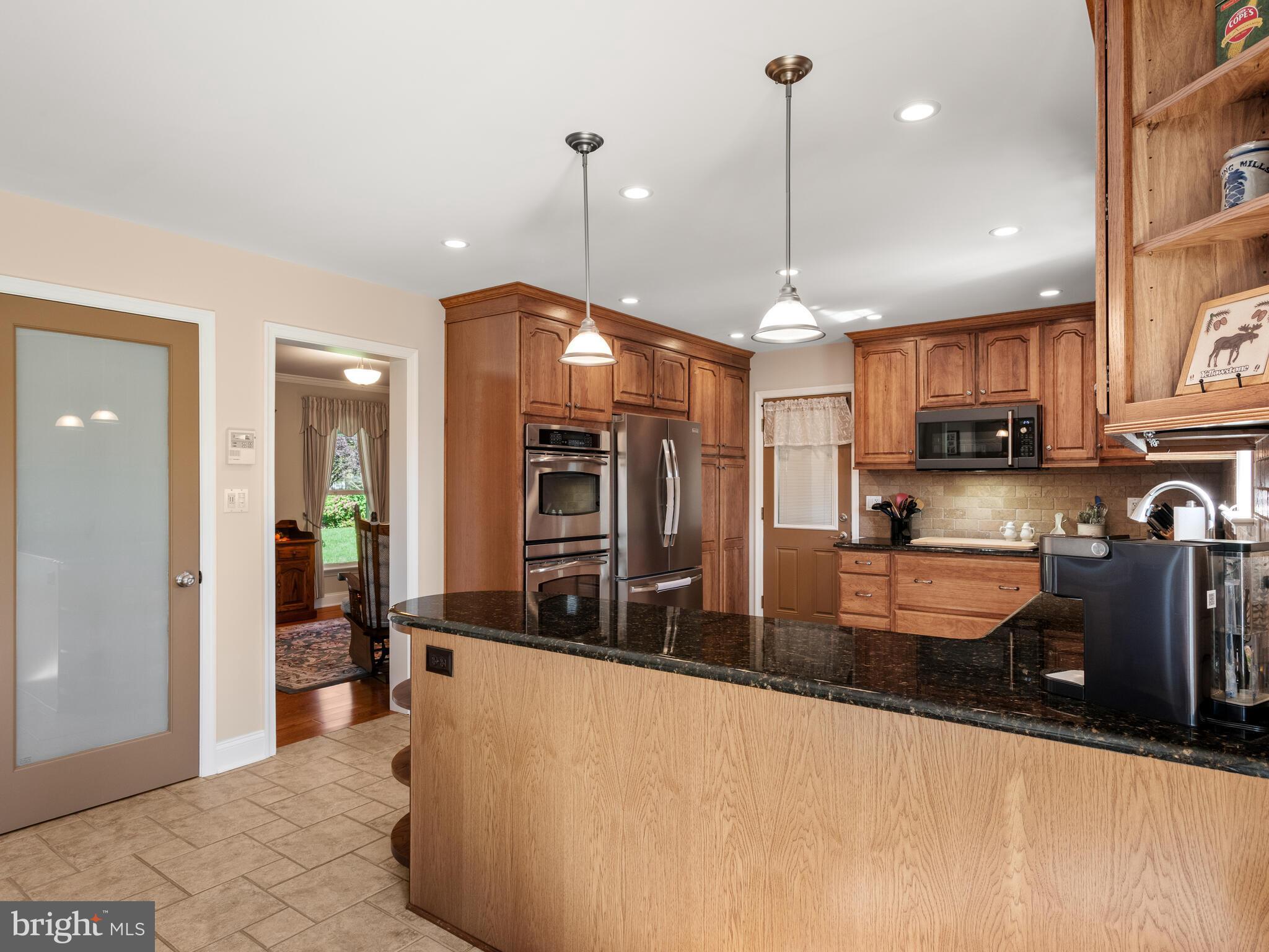 116 Cedar Knoll Road Coatesville, PA 19320 - Photo 11 of 35 Hickory Cabinets, Granite Cnters, lots of storage