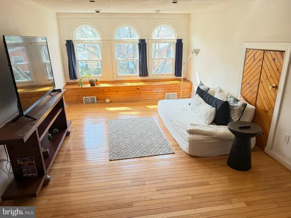 $4,400 | 2101 North Nottingham Street, Arlington, VA 22205