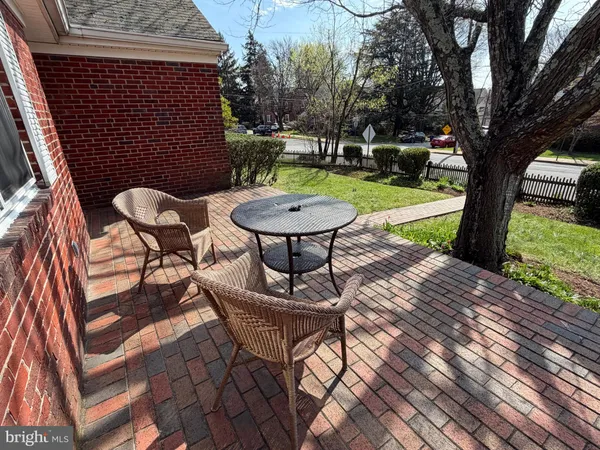 $4,400 | 2101 North Nottingham Street, Arlington, VA 22205