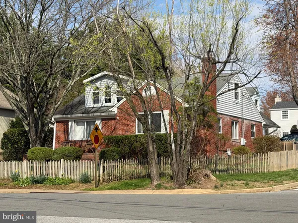 $4,400 | 2101 North Nottingham Street, Arlington, VA 22205