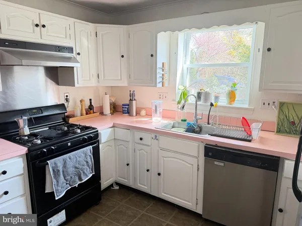 $4,400 | 2101 North Nottingham Street, Arlington, VA 22205