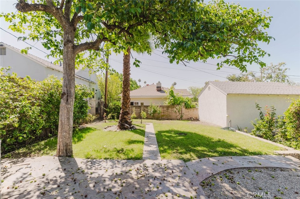 2007 West Kenneth Road Glendale, CA 91201 - Photo 32 of 38 Gallery Image 32