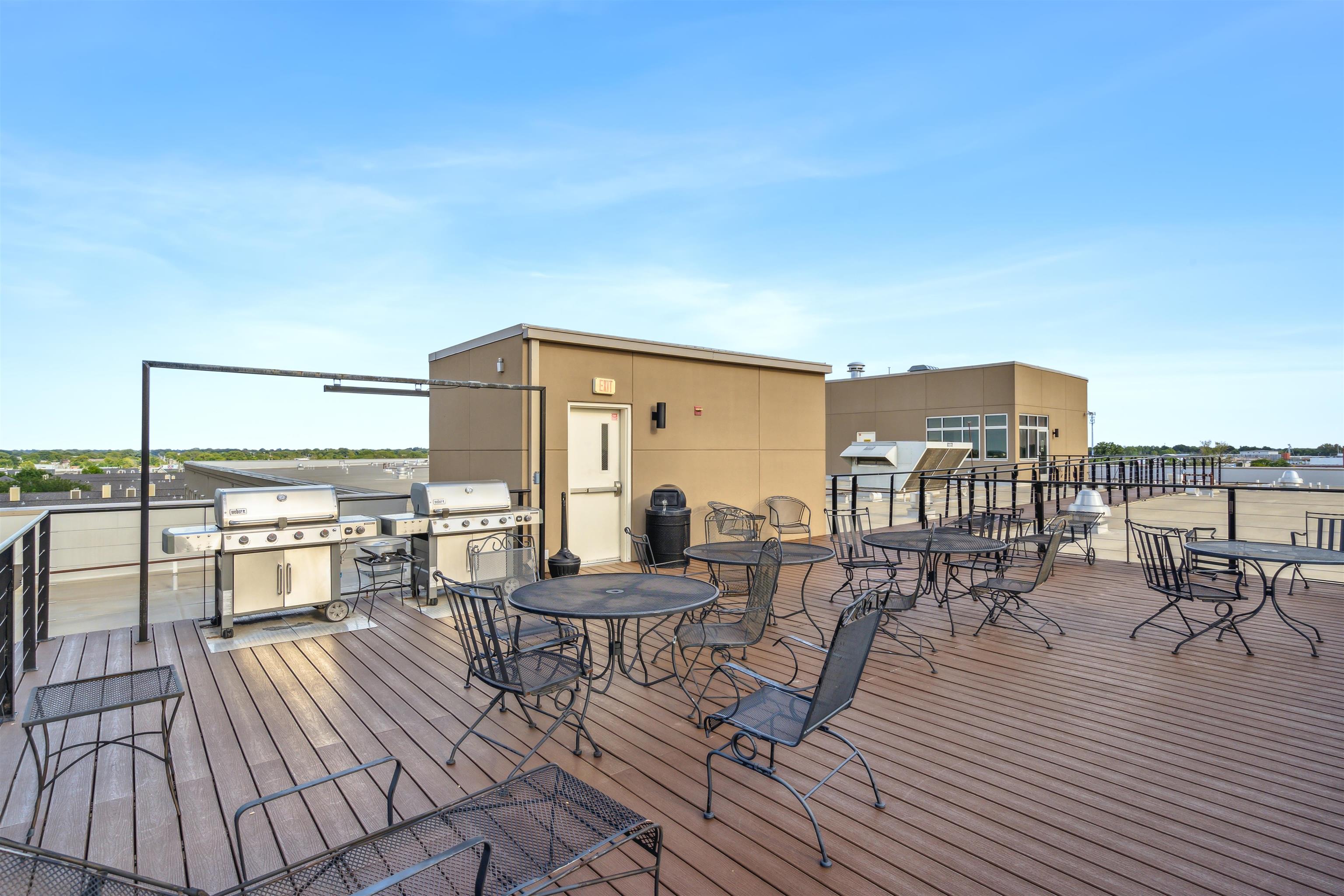 648 Riverside Drive, Unit 320 Memphis, TN 38103 - Photo 37 of 39 Gas grills with night lights for entertaining