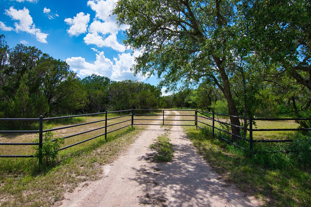 77 East E Highway Rochelle, TX 76872 - Photo 11 of 36