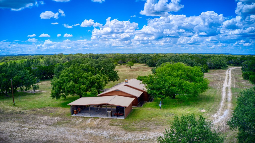 77 East E Highway Rochelle, TX 76872 - Photo 4 of 36