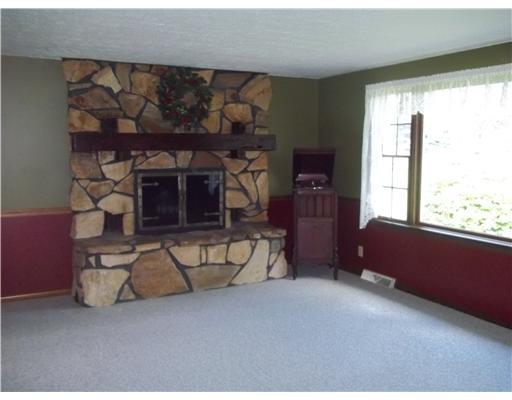 928 Columbiana Road Bessemer, PA 16112 - Photo 5 of 16 Living Room.