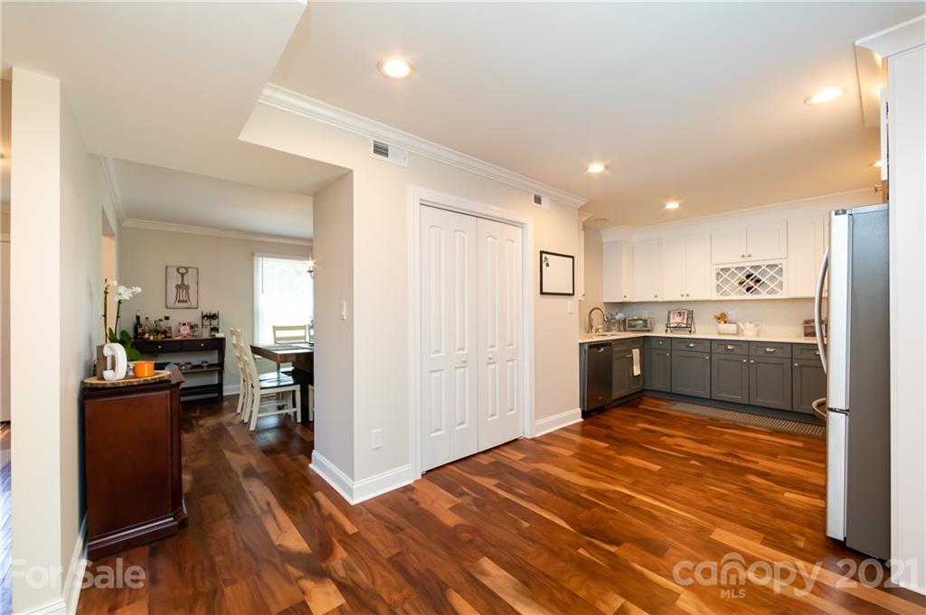 1311 South Point Road Belmont, NC 28012 - Photo 7 of 27 Gallery Image 7