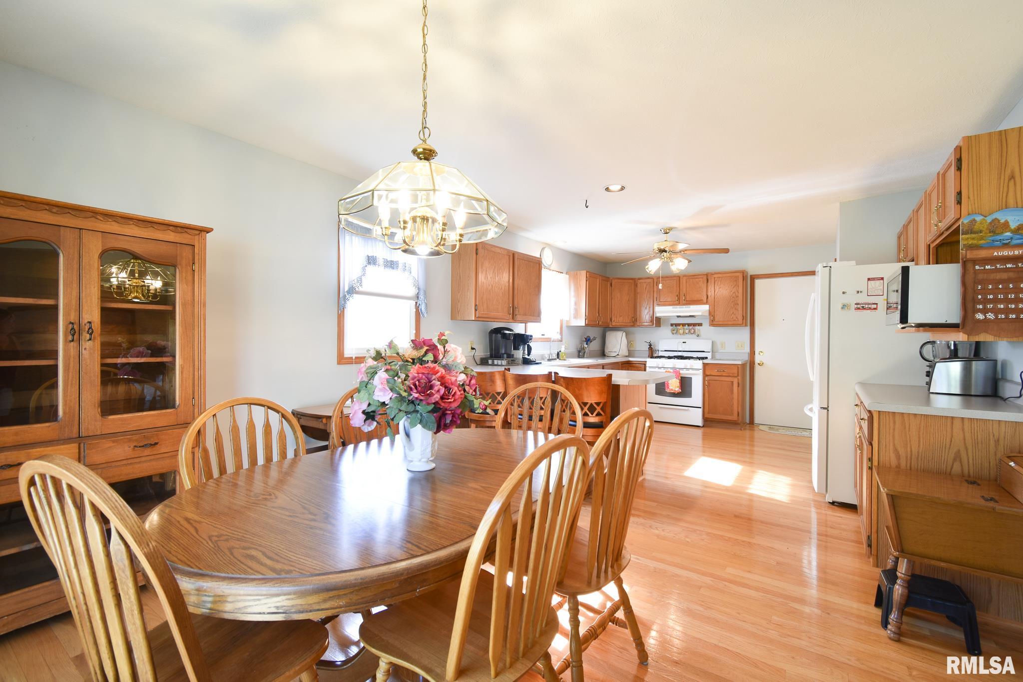 1223 Christopher Lane Springfield, IL 62712 - Photo 2 of 20