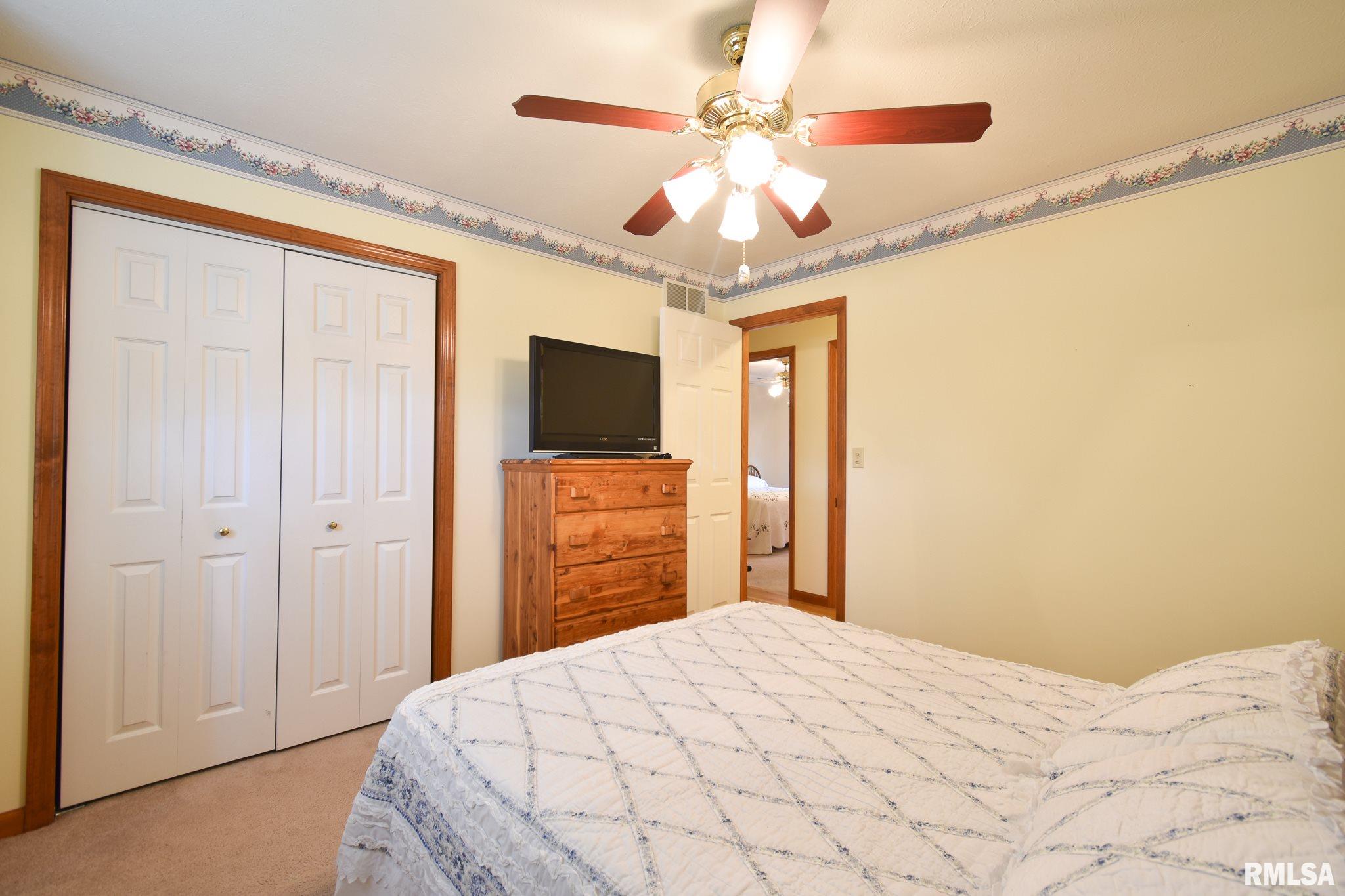 1223 Christopher Lane Springfield, IL 62712 - Photo 10 of 20