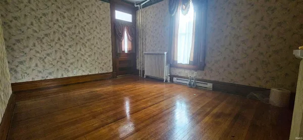 $209,900 | 126 East 4th Street, Mount Carmel, IL 62863