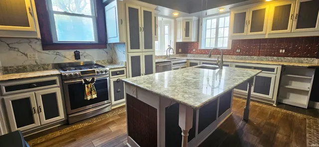 $209,900 | 126 East 4th Street, Mount Carmel, IL 62863