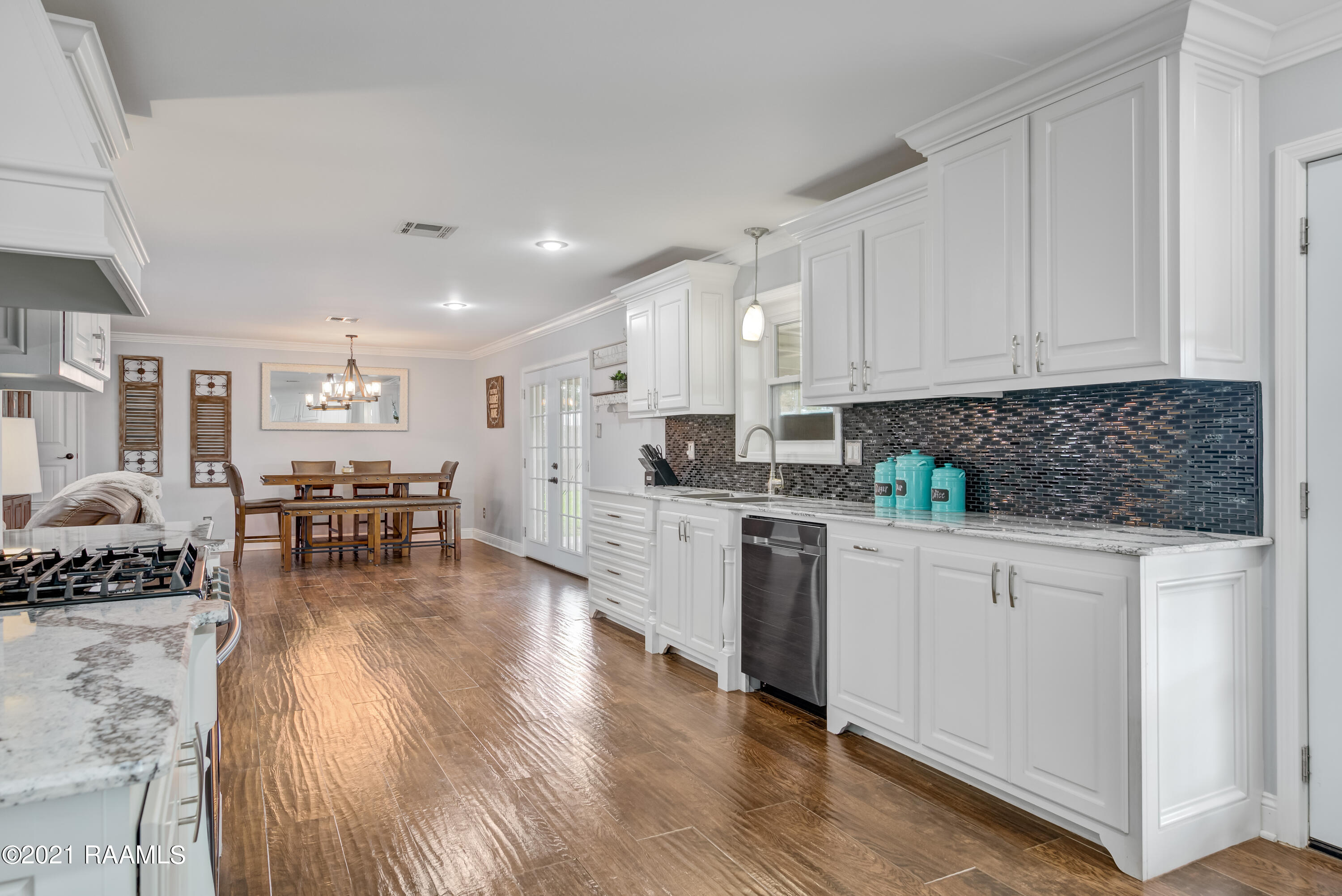 916 West Butcher Switch Road Lafayette, LA 70507 - Photo 3 of 21 Gallery Image 3
