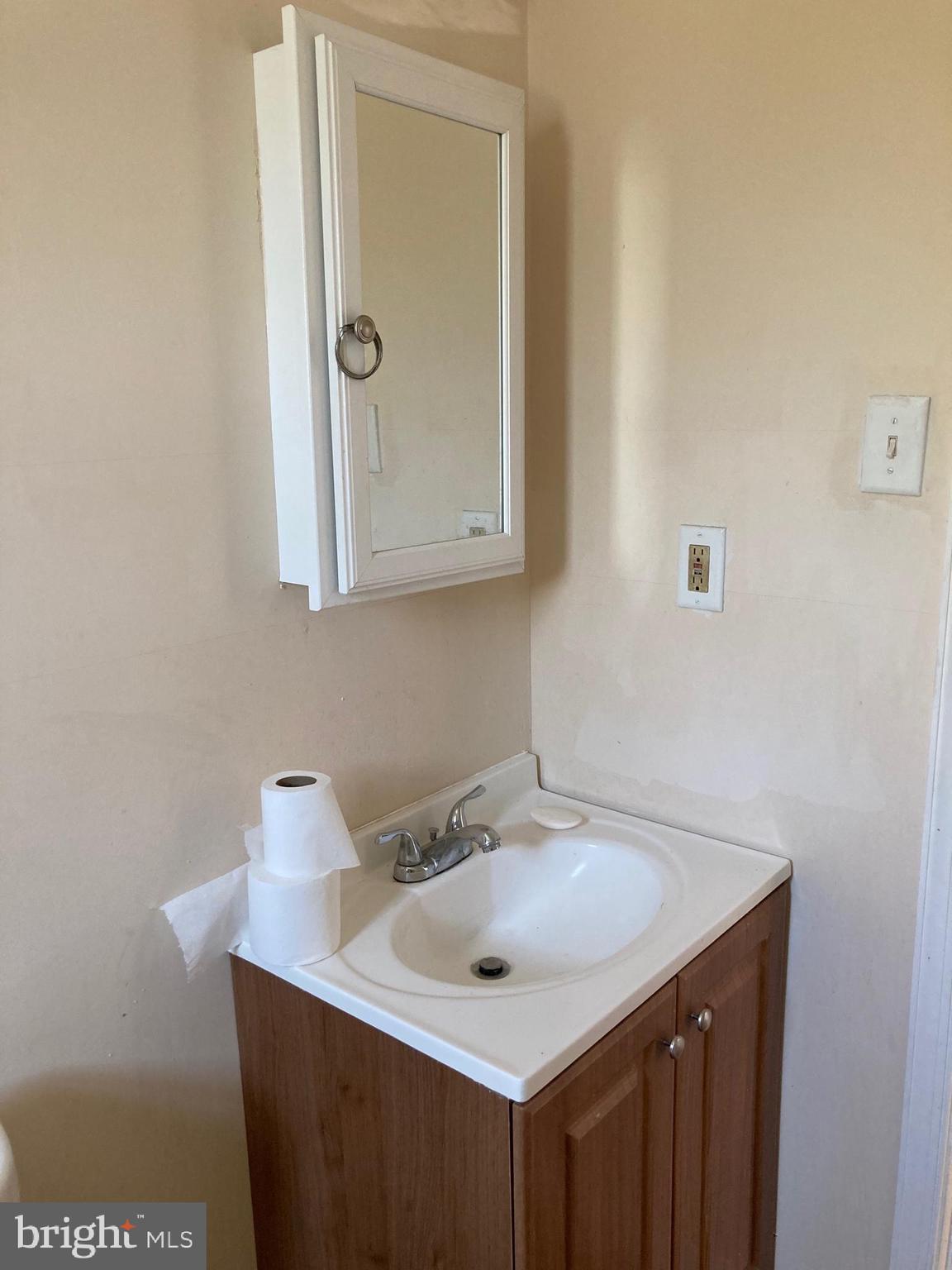 933 Keystone Road Chester, PA 19013 - Photo 13 of 20 Bathroom sink