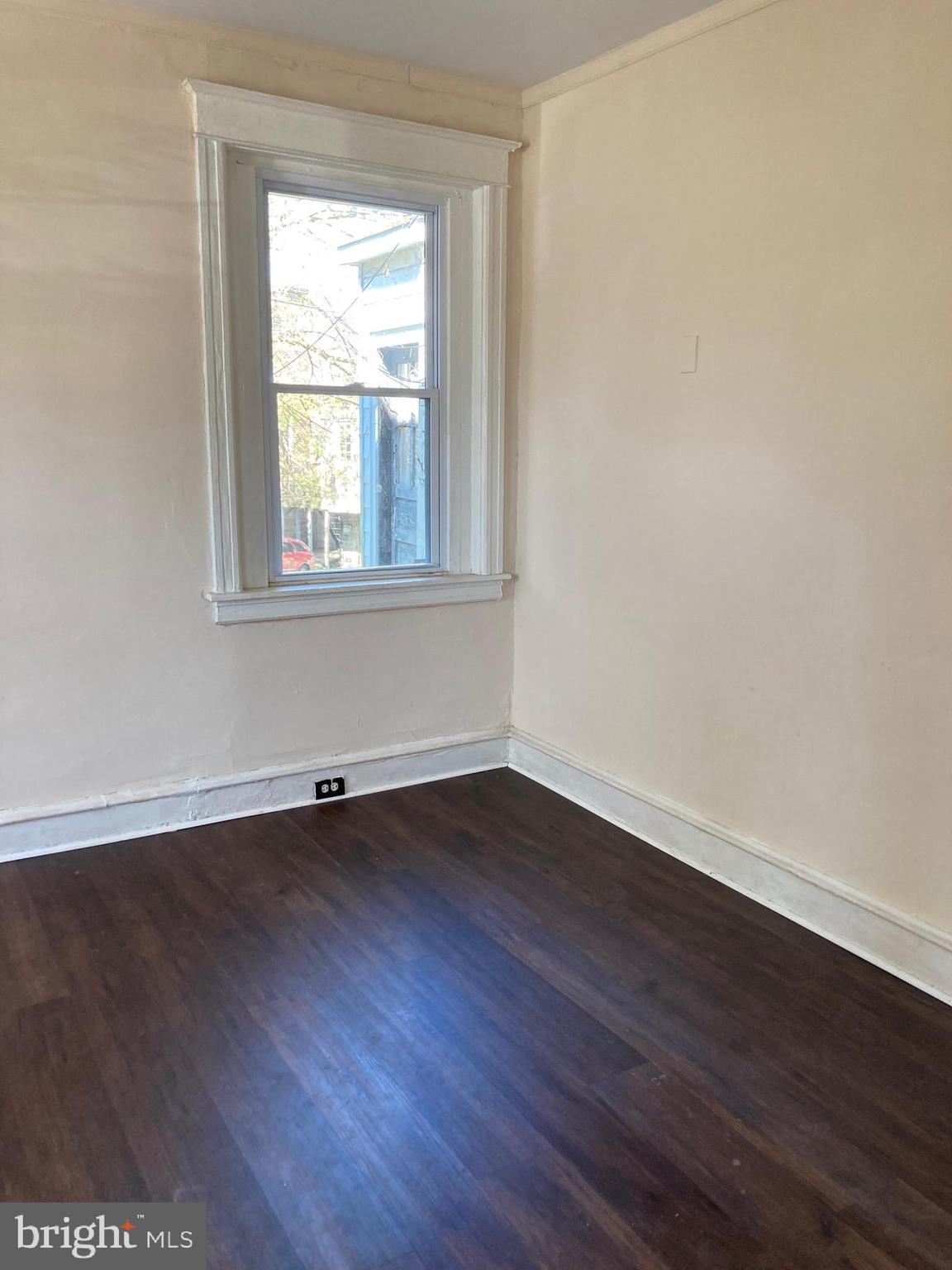 933 Keystone Road Chester, PA 19013 - Photo 7 of 20