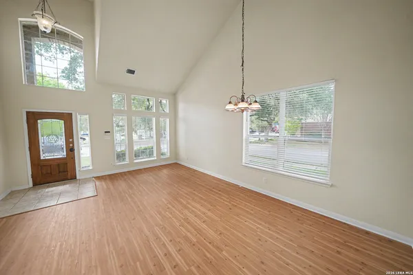 $2,050 | 525 Thurber Drive, Schertz, TX 78154