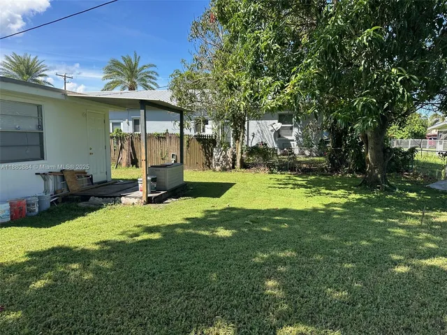 $1,200 | 708 South Bond Street, Clewiston, FL 33440