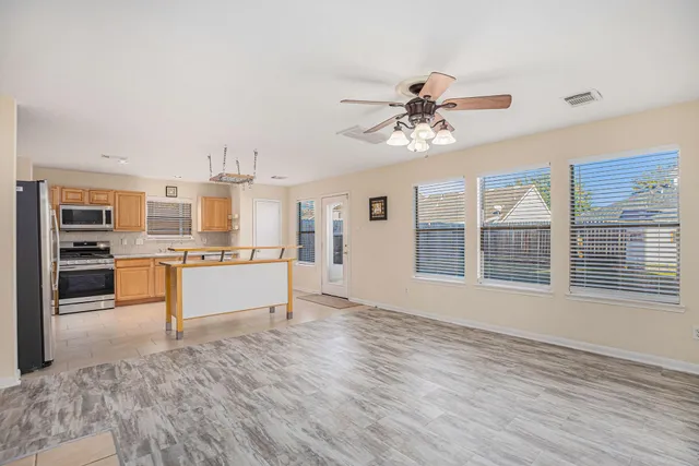 $295,000 | 7902 Swan Lane, Baytown, TX 77523