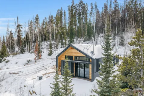 $1,250,000 | 24700 Lone Tooth Trail, Oak Creek, CO 80467