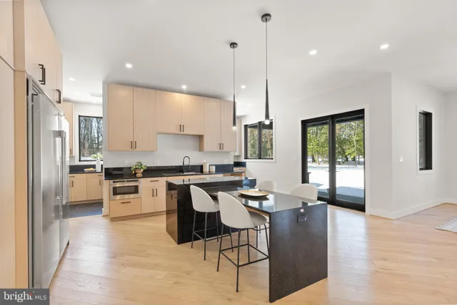 $2,650,000 | 5524 Summit Street, Centreville, VA 20120