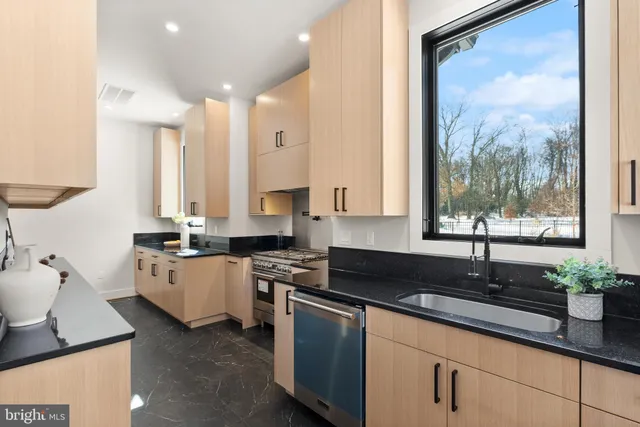 $2,650,000 | 5524 Summit Street, Centreville, VA 20120