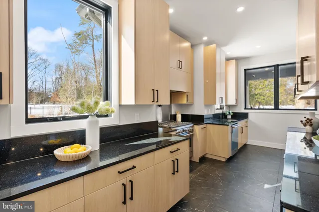 $2,650,000 | 5524 Summit Street, Centreville, VA 20120