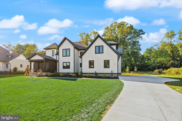 $2,650,000 | 5524 Summit Street, Centreville, VA 20120