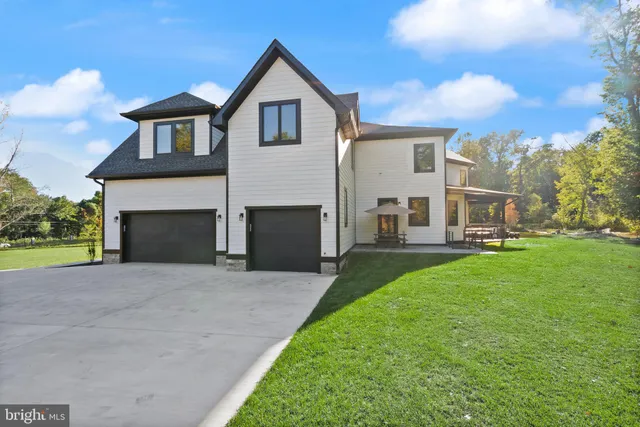 $2,650,000 | 5524 Summit Street, Centreville, VA 20120