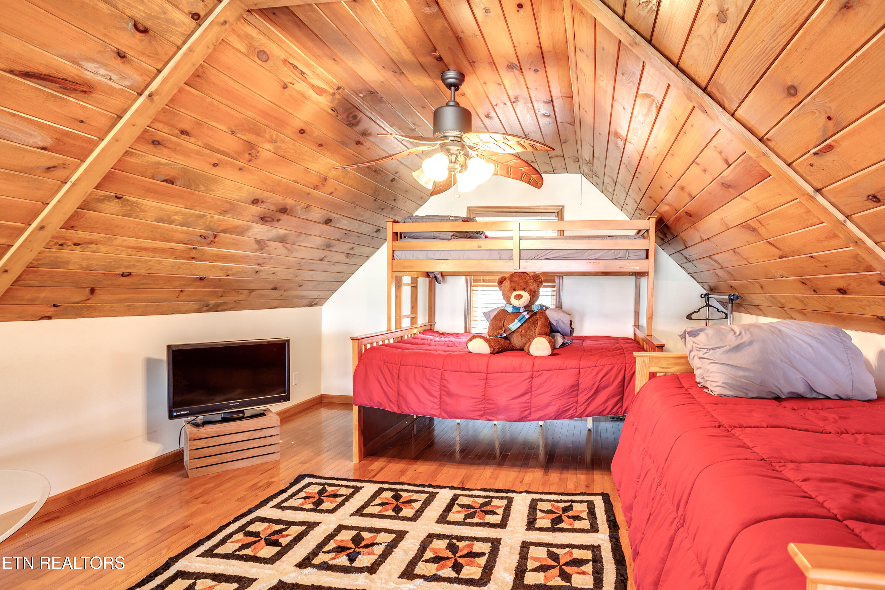 419 Larayne Hollow Road Sharps Chapel, TN 37866 - Photo 11 of 34 Loft bedroom