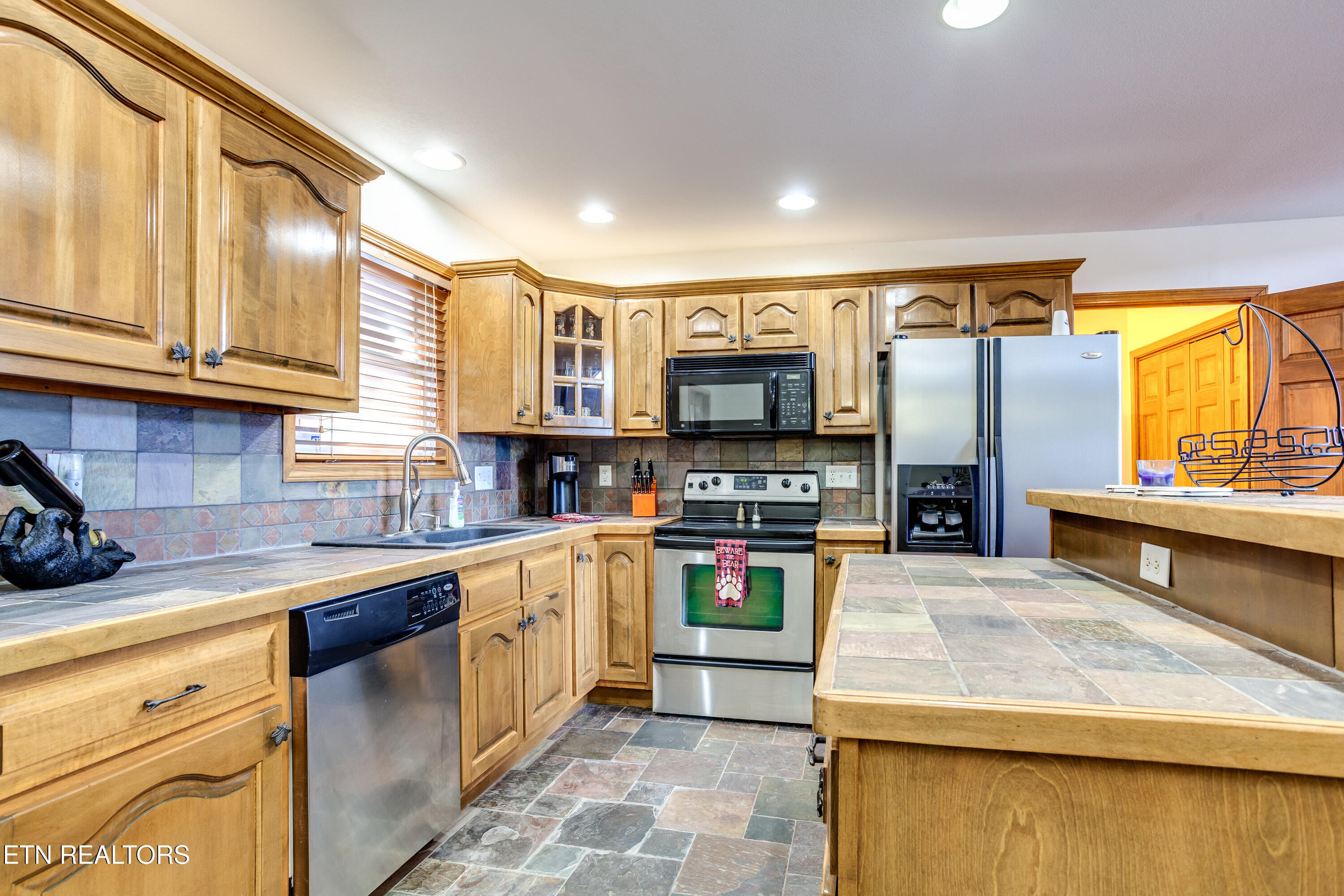 419 Larayne Hollow Road Sharps Chapel, TN 37866 - Photo 19 of 34 kitchen