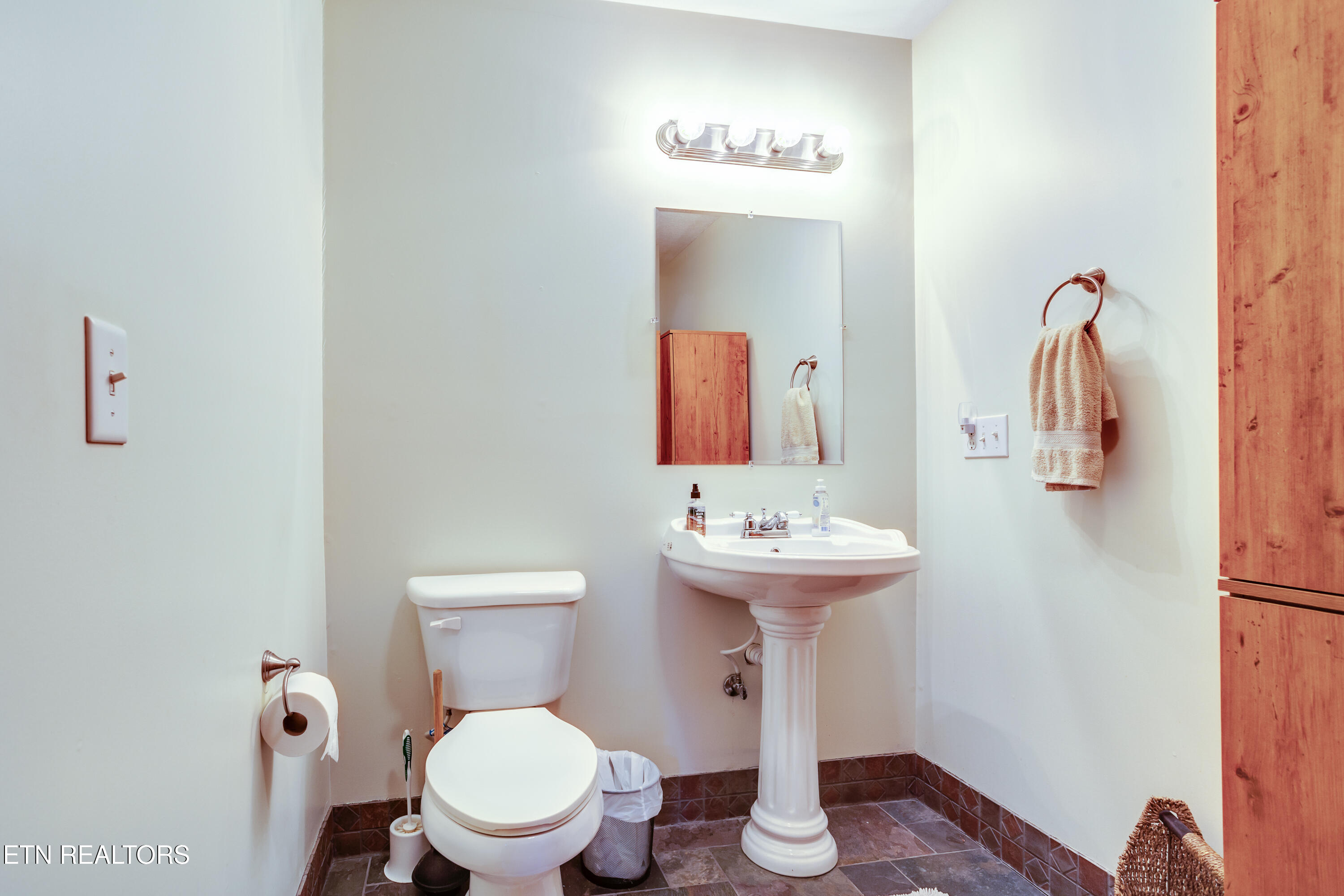 419 Larayne Hollow Road Sharps Chapel, TN 37866 - Photo 25 of 34 Half Bath