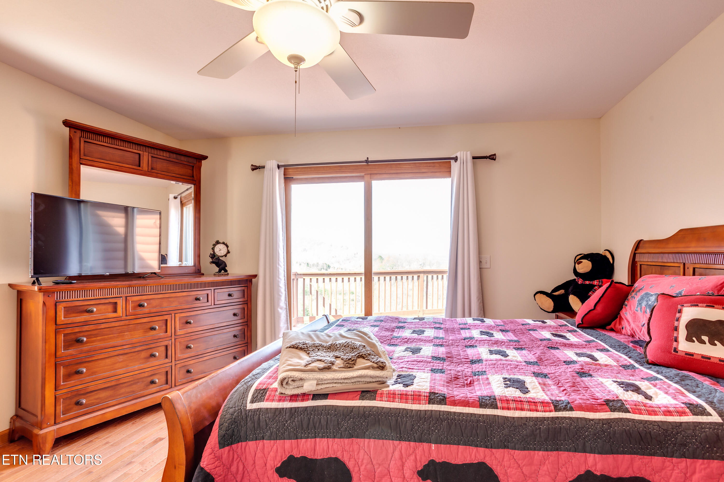 419 Larayne Hollow Road Sharps Chapel, TN 37866 - Photo 27 of 34 Master Bed