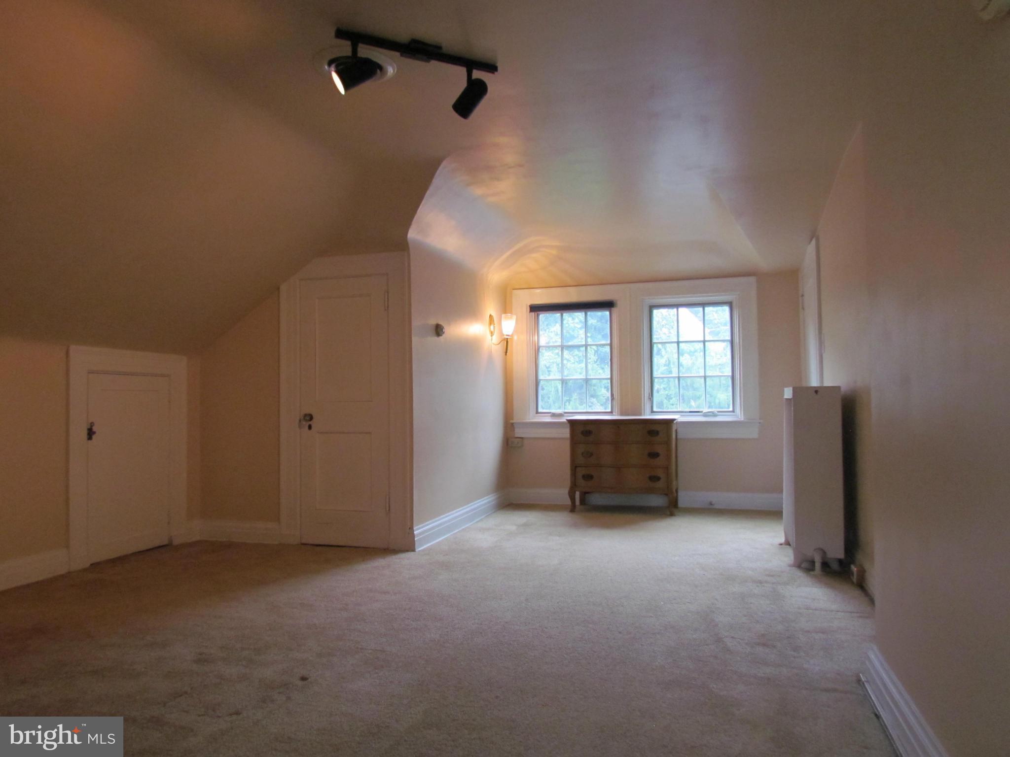 808 Buckingham Road Cumberland, MD 21502 - Photo 23 of 30 Bedroom