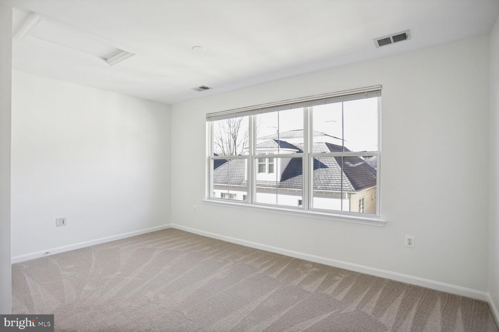 5133 Gardner Drive Alexandria, VA 22304 - Photo 14 of 25 an empty room with a window