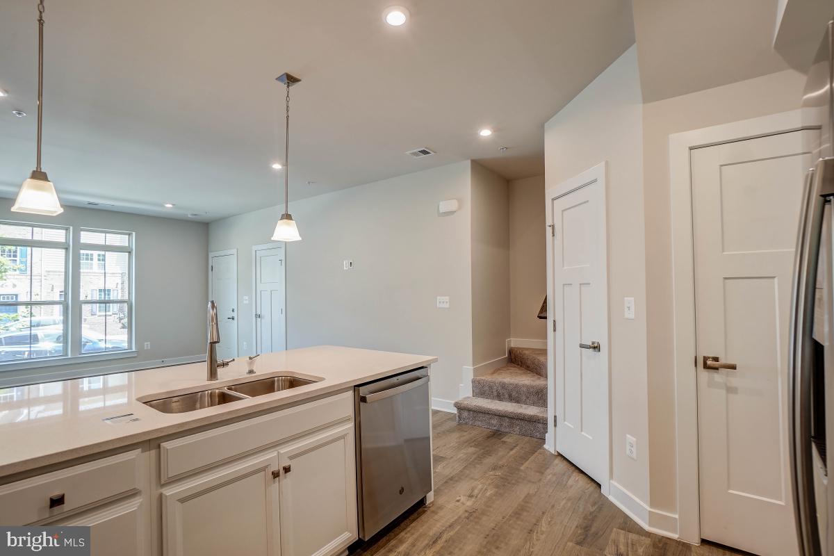 43004 Prophecy Terrace Sterling, VA 20166 - Photo 13 of 30
