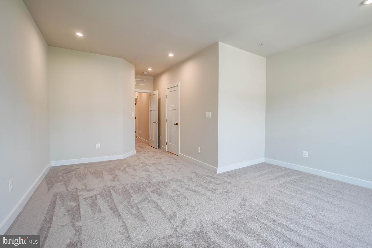 43004 Prophecy Terrace Sterling, VA 20166 - Photo 17 of 30