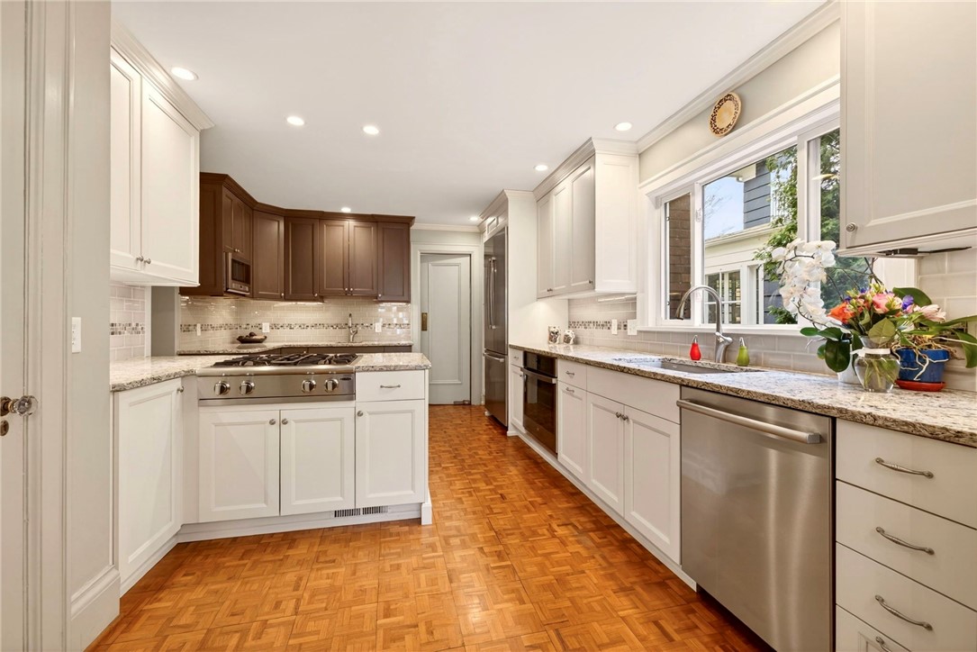 391 Beresford Road Rochester, NY 14610 - Photo 12 of 44 Quartz counter tops and Brand new downdraft system