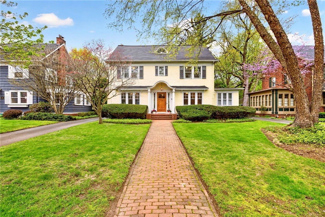 391 Beresford Road Rochester, NY 14610 - Photo 3 of 44 Classic 1925 Browncroft Colonial