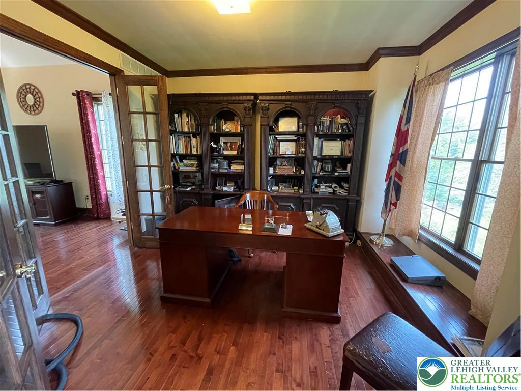 459 Mt Pleasant Road Bangor, PA 18013 - Photo 32 of 86 a room with furniture and wooden floor