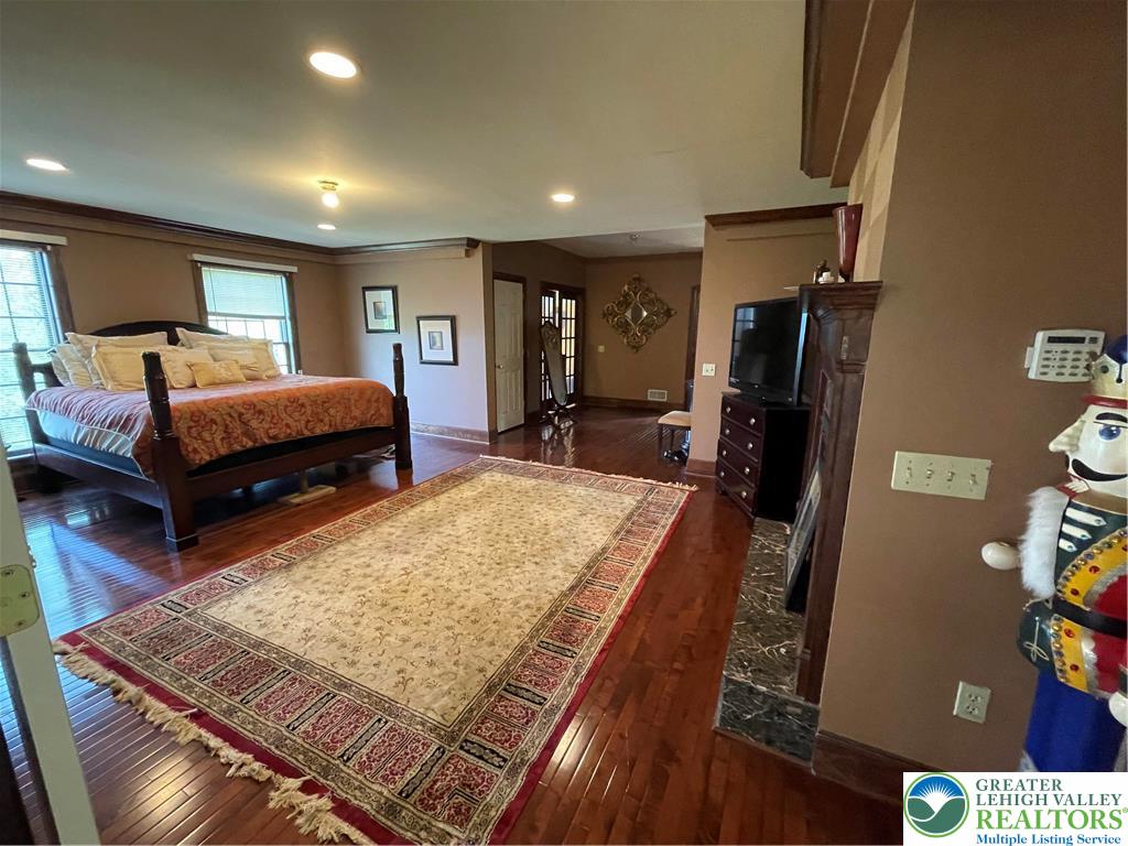 459 Mt Pleasant Road Bangor, PA 18013 - Photo 51 of 86 a bed room with furniture and a flat screen tv