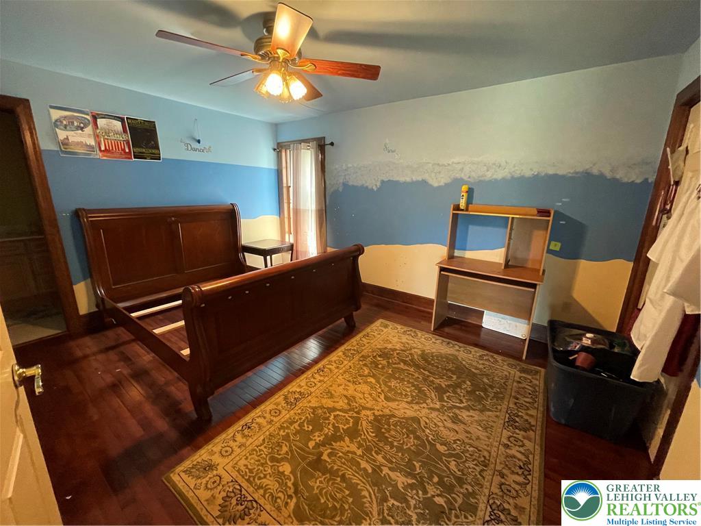 459 Mt Pleasant Road Bangor, PA 18013 - Photo 67 of 86 a living room with furniture and a flat screen tv