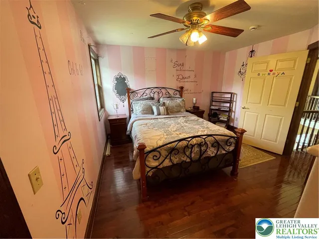 $1,299,000 | 459 Mt Pleasant Road, Bangor, PA 18013