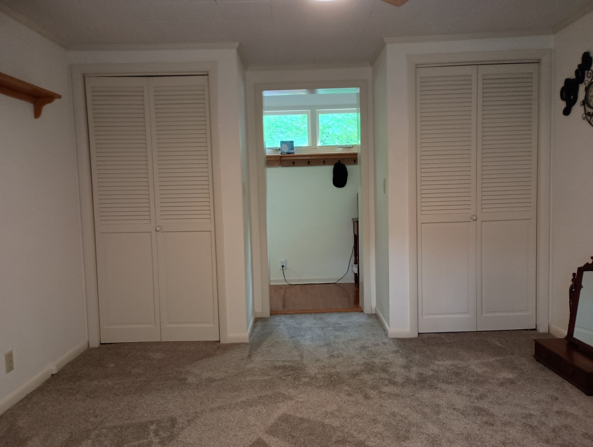 161 Kentucky Avenue Sewanee, TN 37375 - Photo 10 of 12 an empty room with windows